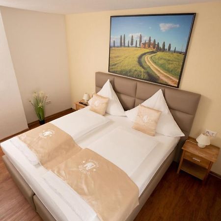 Baeren Hotel Хехинген Екстериор снимка